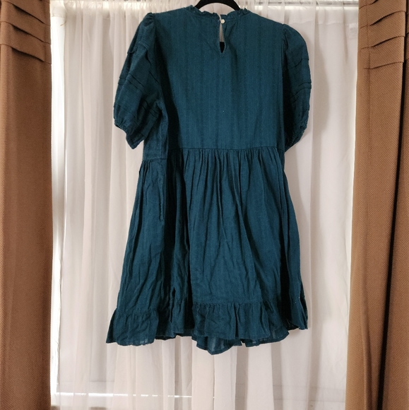 LG Green Teal Dress is great quality lined made with detailed fabric size Large - Picture 3 of 3